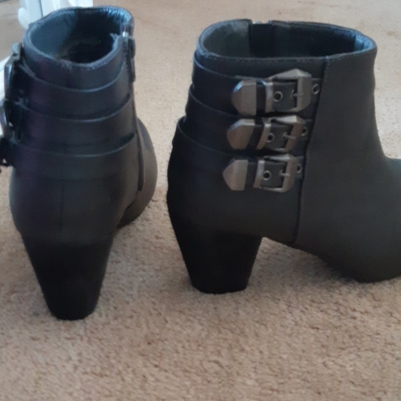 Ankle boots - Picture 2 of 2